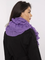 Violetinė moteriška skara su kutais.