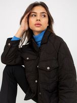 Hurtownia Czarna przejściowa kurtka pikowana bez kaptura 