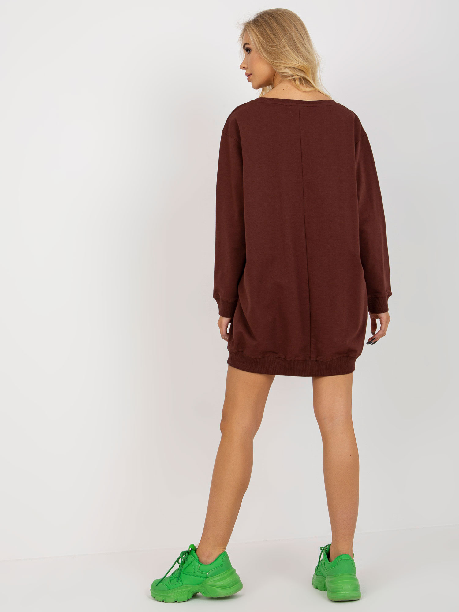Ciemnobrązowo-żółta długa bluza oversize z napisem