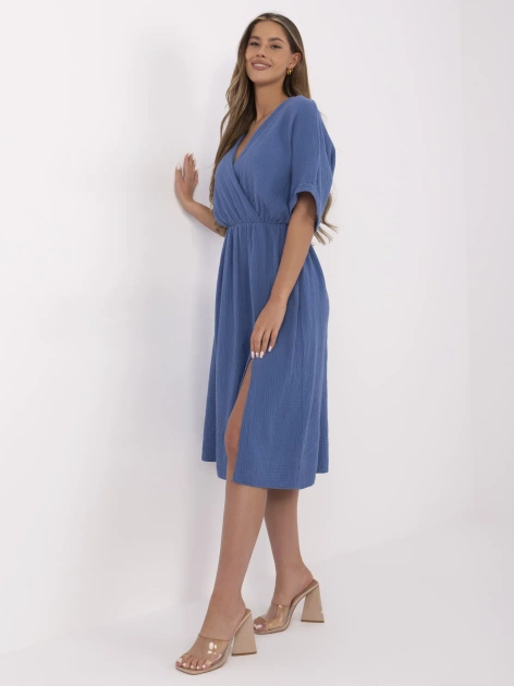 Ciemnoniebieska muślinowa sukienka z rozcięciem