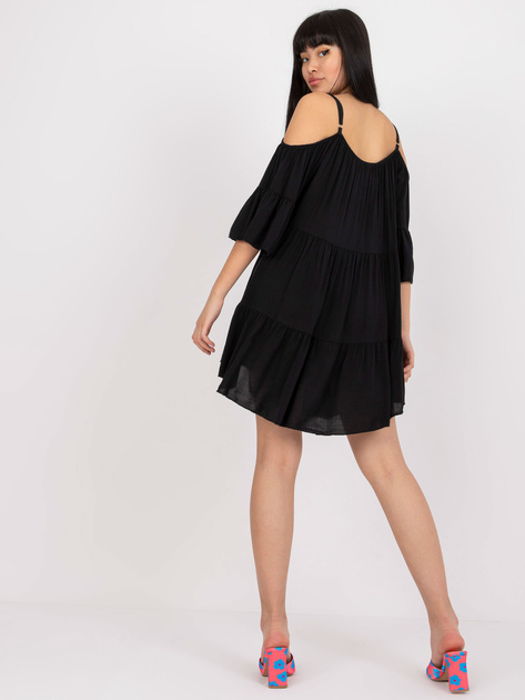 Czarna sukienka z falbaną i wiązanym dekoltem Veronique OCH BELLA