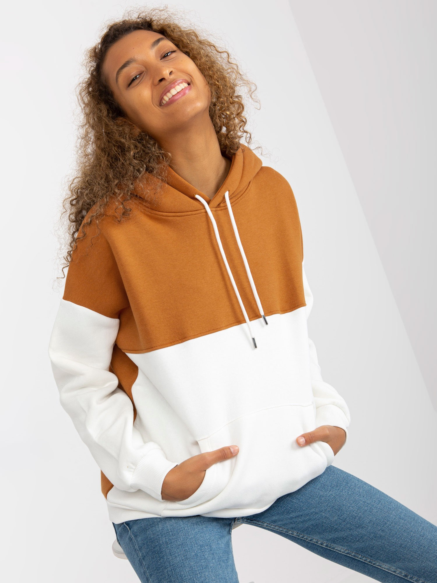 Hurt Jasnobrązowo-ecru dresowa bluza basic kangurka RUE PARIS 