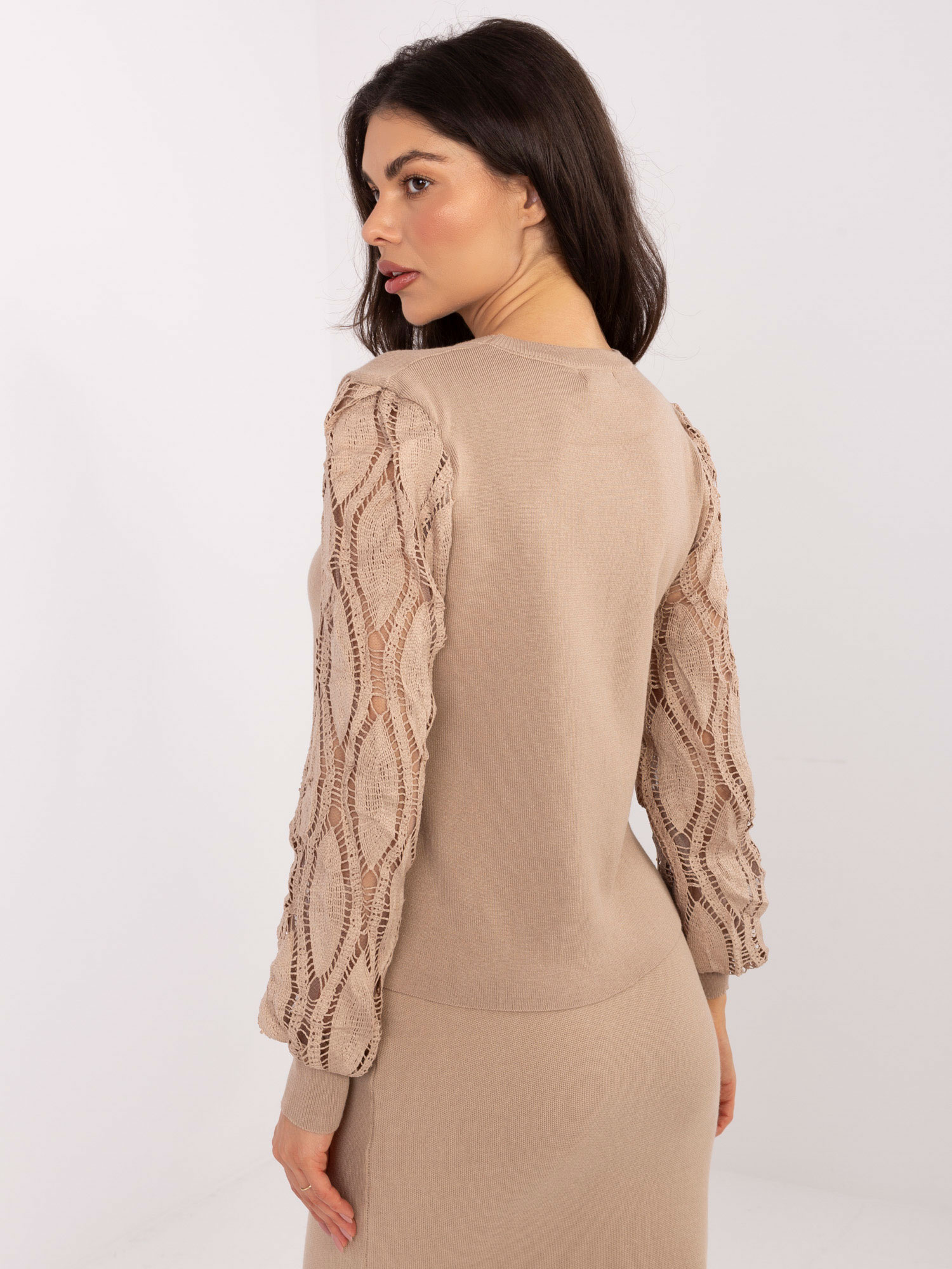 Sweter ciemny bezowy