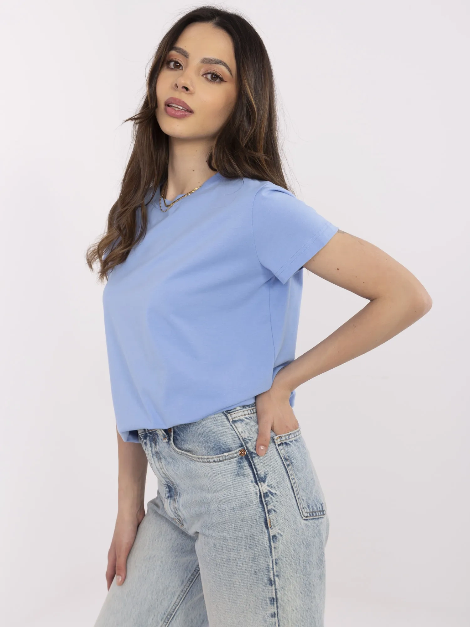 Niebieski t-shirt o klasycznym kroju BASIC FEEL GOOD