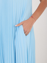 Jasnoniebieska koktajlowa sukienka z plisowaniem RUE PARIS 