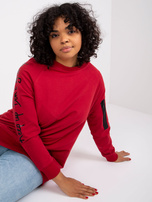 Bordowa dresowa tunika plus size z napisami na rękawach Parma