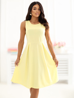 Jasnożółta rozkloszowana sukienka bez rękawów