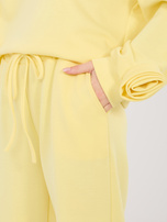 Pastelowy żółty damski komplet z prostymi spodniami