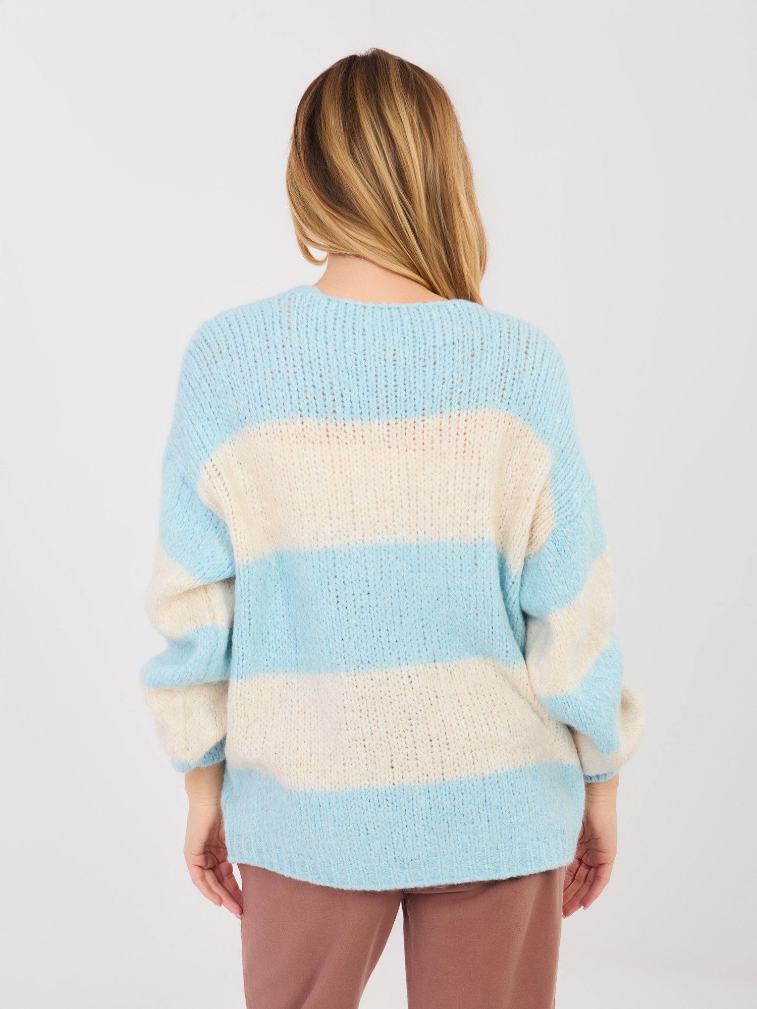Sweter jasny niebieski