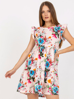 Hurtownia Jasnoróżowa mini sukienka w kwiaty z falbaną