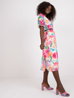 Jasnobeżowa sukienka z kwiatowym printem i paskiem