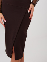 Czekoladowa dopasowana spódnica z bawełny BASIC FEEL GOOD 