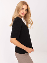 Czarny sweter z okrągłym dekoltem