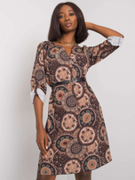 Braunes Kleid mit Mustern Kaipo.