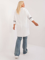 Hurtownia online Ecru długa bluzka plus size z napisami