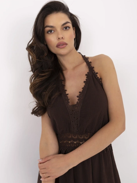 Ciemnobrązowa długa sukienka z muślinu