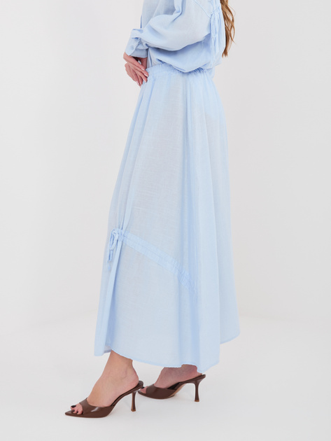 Jasnoniebieska rozkloszowana spódnica z wiązaniami