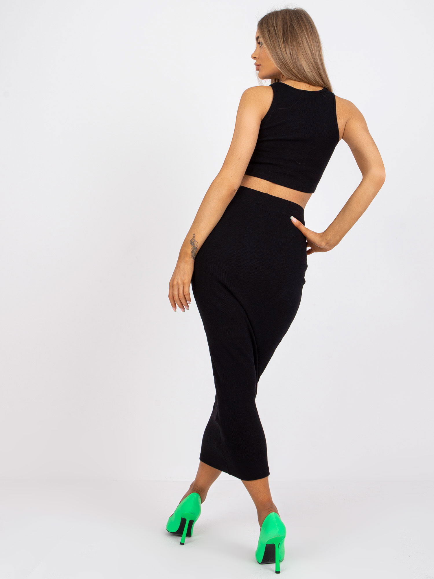 Schwarzes gestreiftes Basic-Set mit Rock RUE PARIS.
