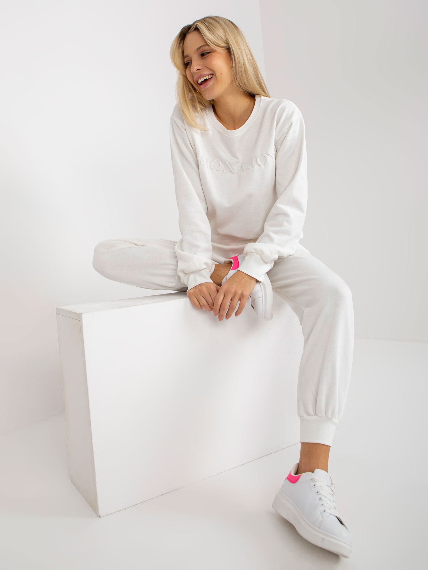 Großhandel Ecru zwei-teiliges Sweatset mit Aufschrift.