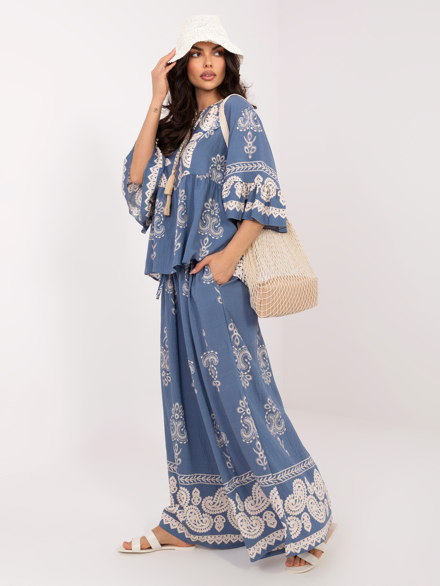 Blue summer set with patterns.