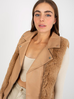 Hurt Camelowo-beżowa damska kamizelka z eko skóry z futrem 