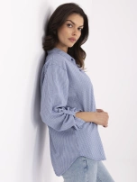 Ciemnoniebiesko-biała damska koszula z kołnierzykiem