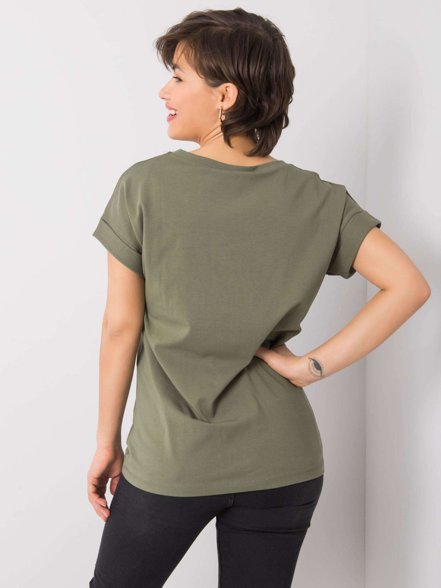 Khaki t-shirt z napisem Saniyah