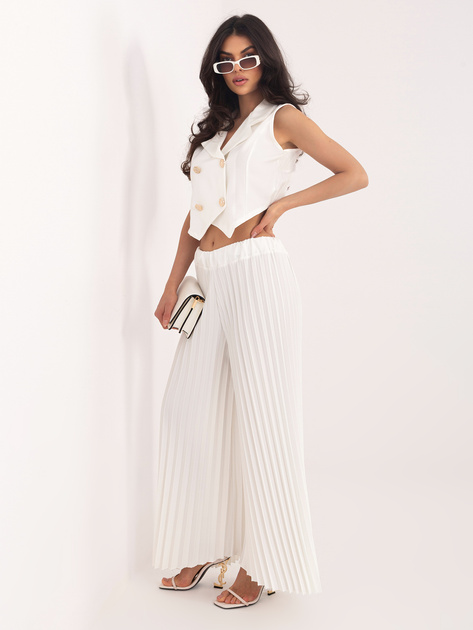 Ecru elegancki komplet z plisowanymi spodniami