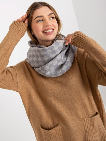 Großhandel grau-weißer Damen-Winterloop mit Wolle.