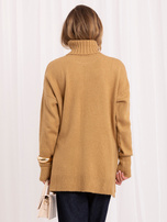 Großhandel Camelowy lockerer Pullover mit hohem Kragen RUE PARIS.