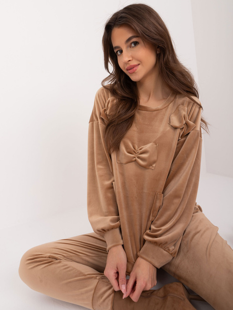 Hurt Ciemnobeżowy komplet welurowy ze spodniami