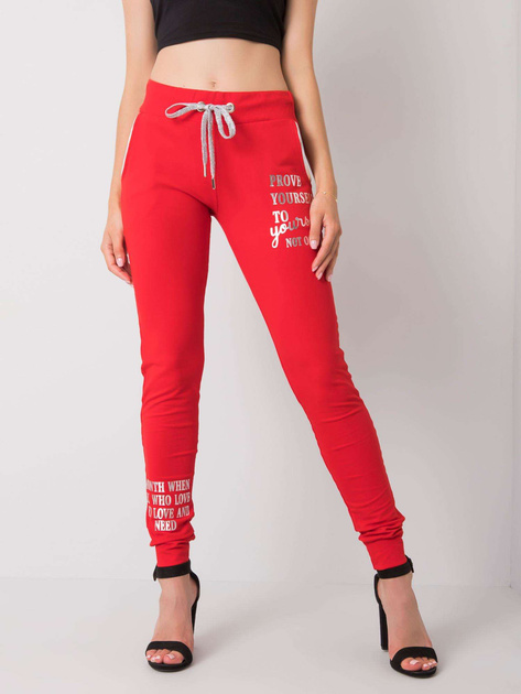 Czerwone spodnie dresowe z napisem Fatemah