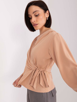 Hurt Camel Bluse mit Bindung.