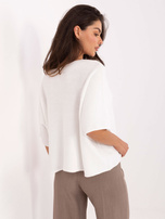 Biały luźny sweter z krótkim swetrem  