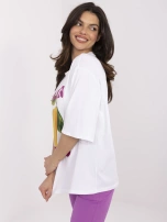 Hurtownia Biały damski t-shirt oversize z nadrukiem