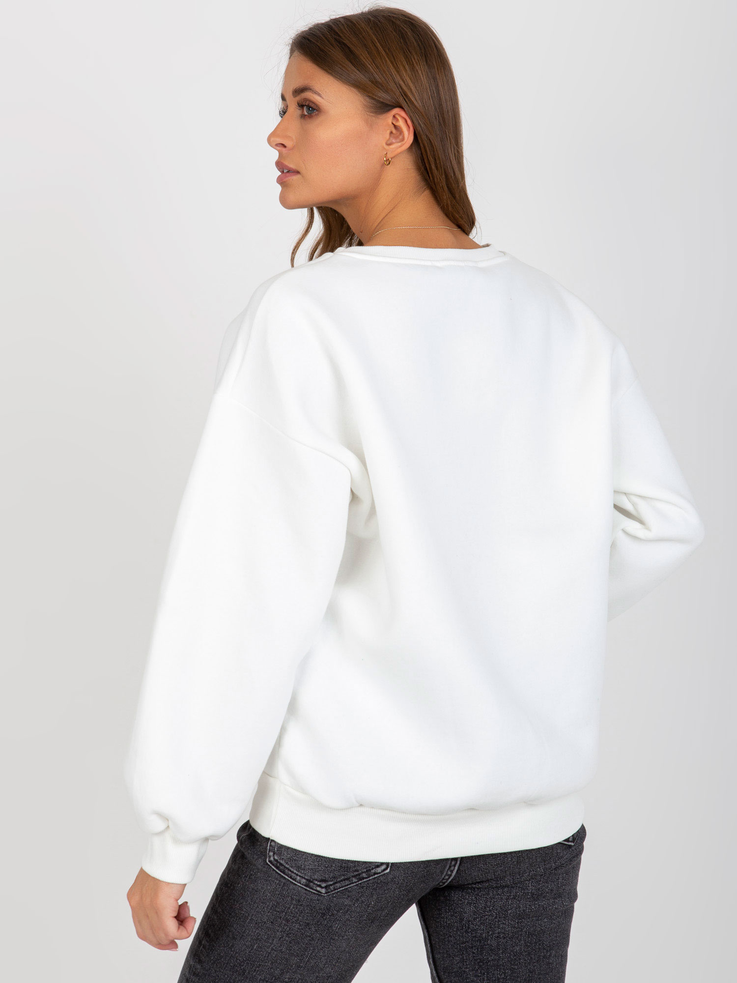 Ecru ocieplana bluza oversize z nadrukiem