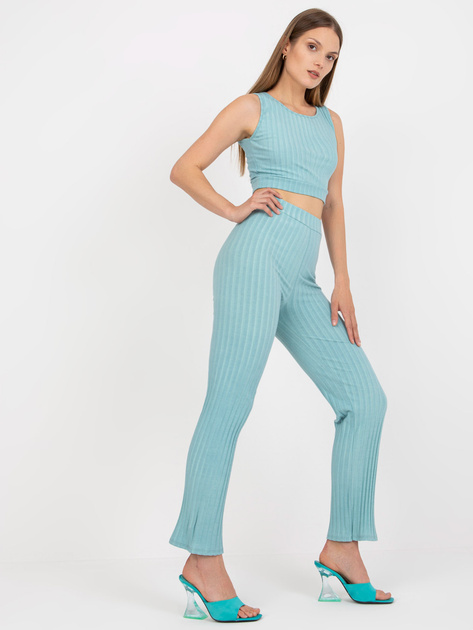 Miętowy prążkowany komplet casualowy na lato