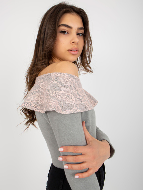 Hurtownia Szaro-jasnoróżowa damska bluzka z koronkowym kołnierzem
