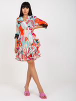 Hurt Pomarańczowo-różowa kopertowa sukienka z falbanami 