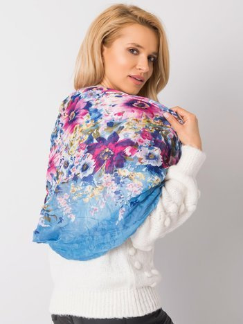 Niebieska chusta w kwiaty