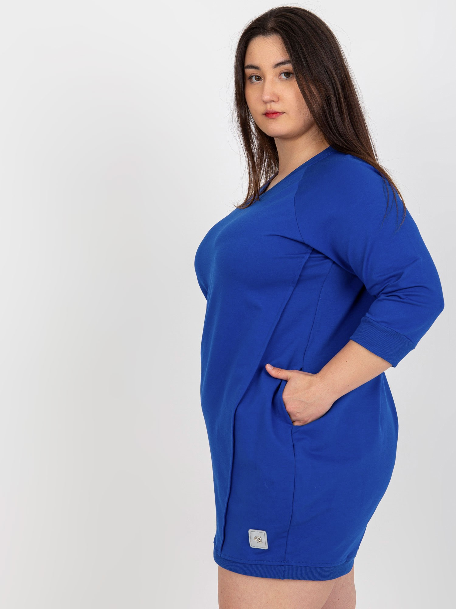 Kobaltowa mini sukienka plus size z rękawem 3/4