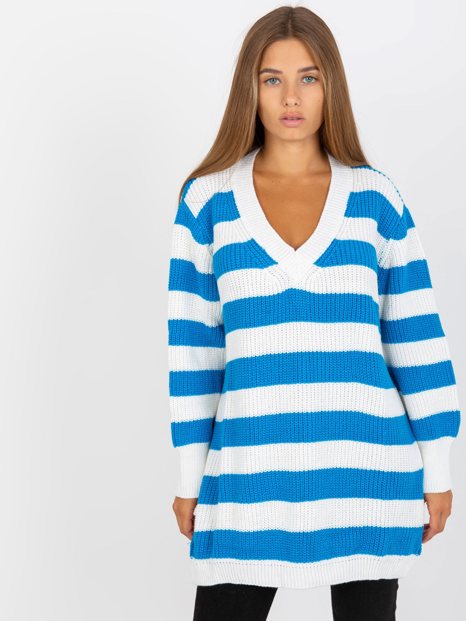 Biało-niebieski sweter oversize w paski RUE PARIS