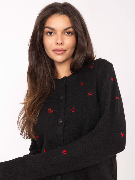 Czarny damski sweter z haftem w kształcie serca