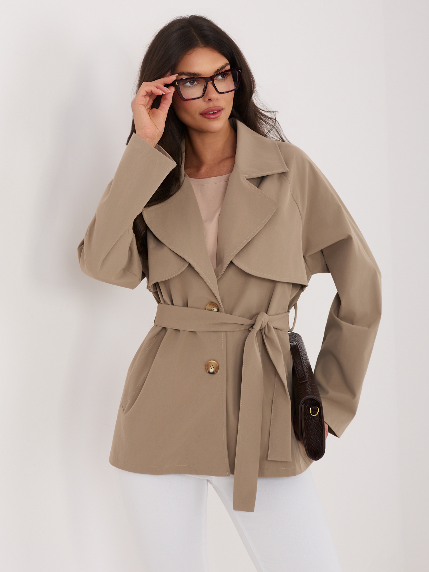 Ciemnobeżowy dwurzędowy płaszcz z paskiem RUE PARIS 