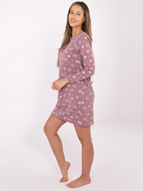 Brudnoróżowa nocna koszula z guzikami przy dekolcie