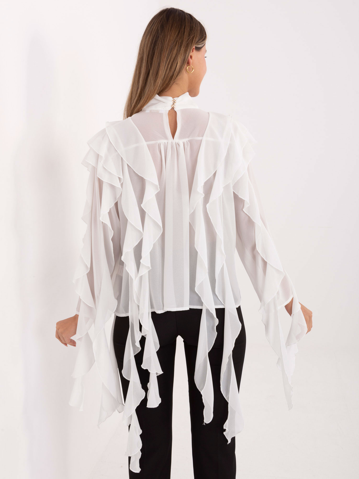 Ecru společenská blůza s rolákem.