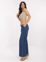 Ciemnoniebieskie jeansy z plecionym paskiem