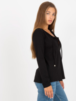 Hurtownia Czarna bluzka basic z wiązanym dekoltem RUE PARIS 