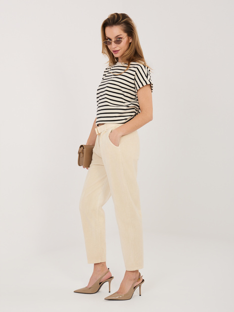 Jasnobeżowe sztruksowe spodnie cigarette z kieszeniami