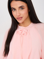 Brzoskwiniowa sukienka z bufiastym rękawem RUE PARIS 